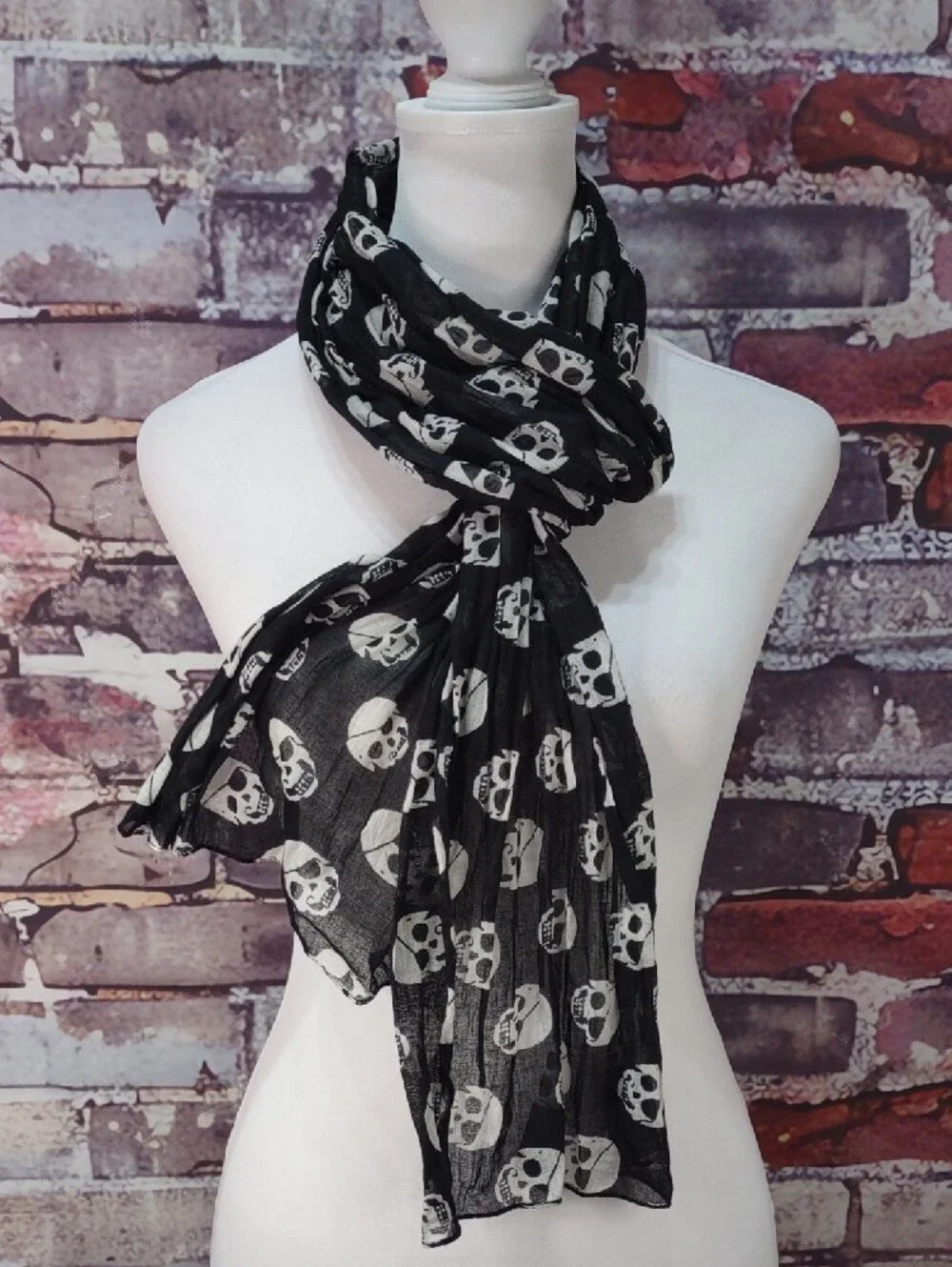 Black/White Skull Print Scarf